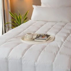 Daunendecke VELASCO Premium In Weiß -Heimtextilien Verkauf gmd living daunendecke velasco premium in weiss 2