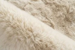 Kunstfellteppich HEAVEN In Beige -Heimtextilien Verkauf gmd living kunstfellteppich heaven in beige 2