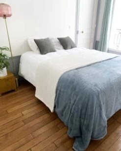 XL Kunstfell Wohndecke In Blau - (L)240 X (B)220 Cm -Heimtextilien Verkauf le comptoir de la plage xl kunstfell wohndecke in blau l 240 x b 220 cm 2