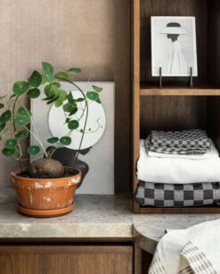 VTwonen Tischtuch "Table Cloth Square" In Schwarz / Weiß - (L) 150 X (B) 250cm -Heimtextilien Verkauf vtwonen tischtuch table cloth square in schwarz weiss l 150 x b 250cm 3