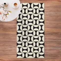 Vinyl-Teppich - Geometrische Fliesenbögen Sand Mit Bordüre In Schwarz -Heimtextilien Verkauf wallart vinyl teppich geometrische fliesenbogen sand mit bordure in schwarz 2